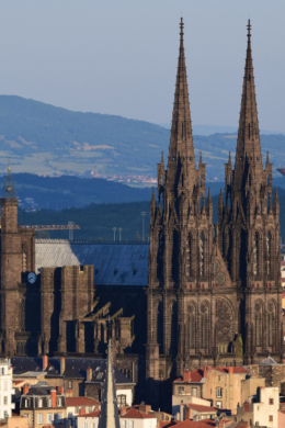 cathédrale de Clermont-Ferrand MISE EN AVANT